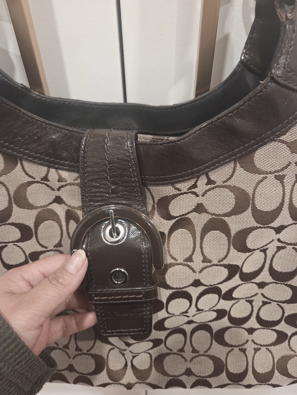 Coach Beige Signature Canvas Shoulder Bag with Dark Brown Trim - Picture 4 of 7